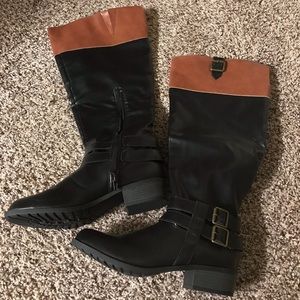 Size 10. Womens boots
